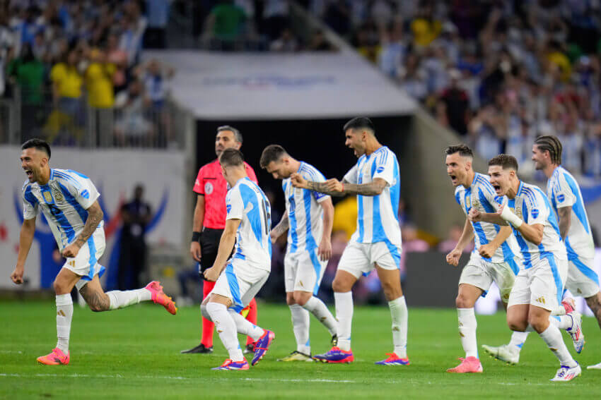 Jogadores Argentinos comemoram na Copa Amrica 2024